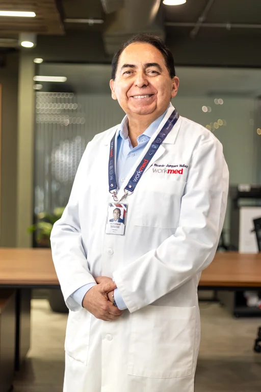 Retrato del Dr. Ricardo Jorquera, co-fundador de Workmed